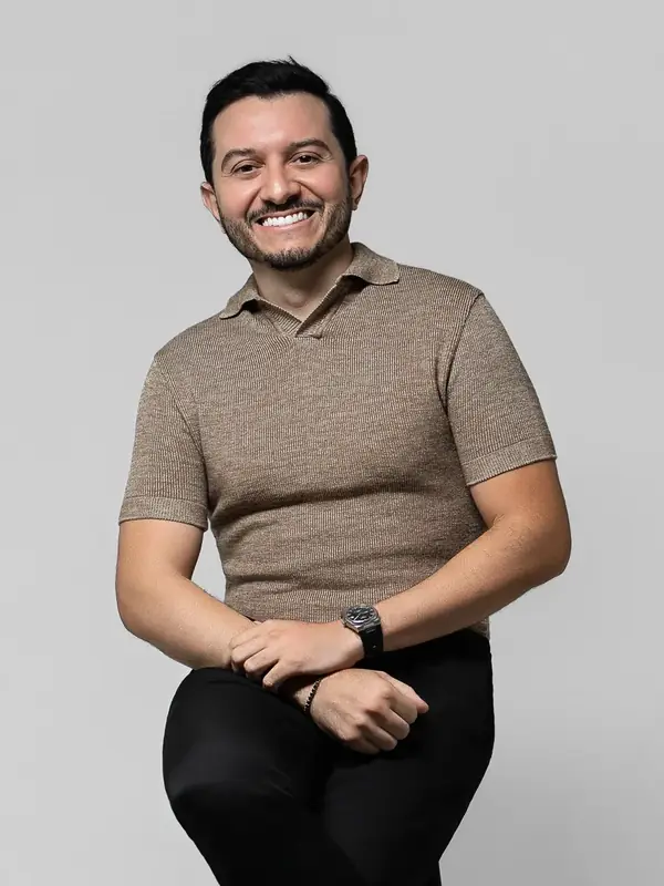Dr. Pedro Everton